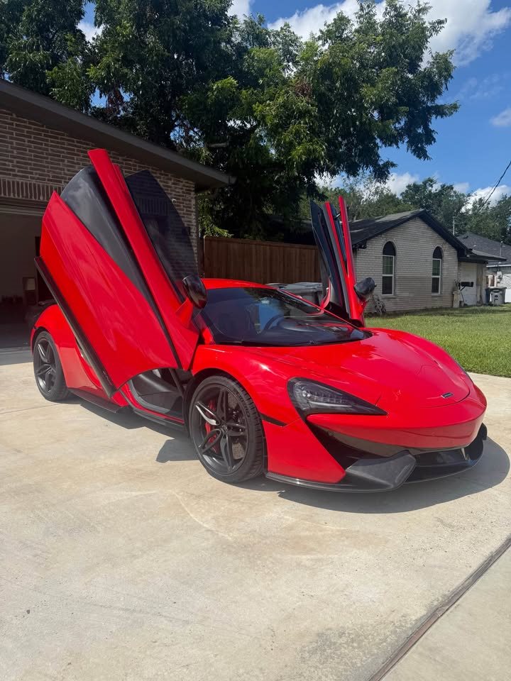 2017 McLaren 570S in Vermillion Red - exterior photo 1