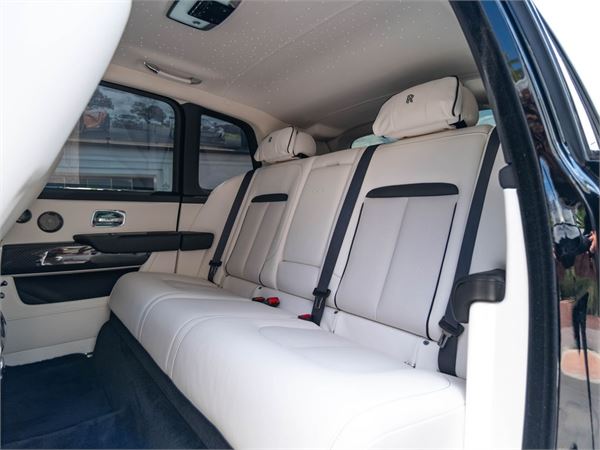 2025 Rolls-Royce Cullinan Black Badge in Black - interior photo 19