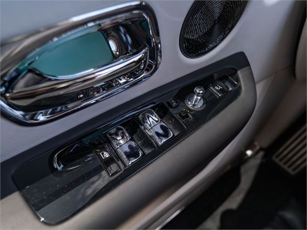 2025 Rolls-Royce Cullinan Black Badge in Black - interior photo 22