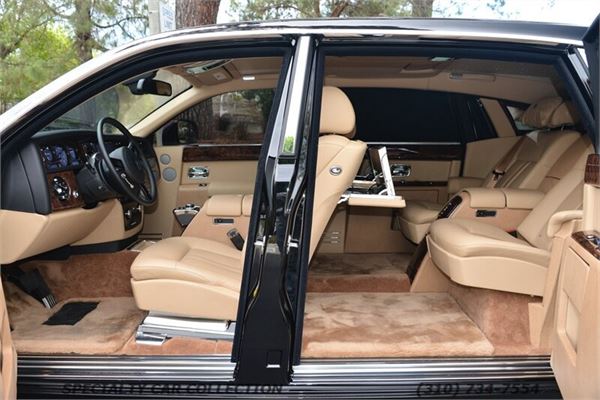 2017 Rolls-Royce Phantom EWB in Black - interior photo 17