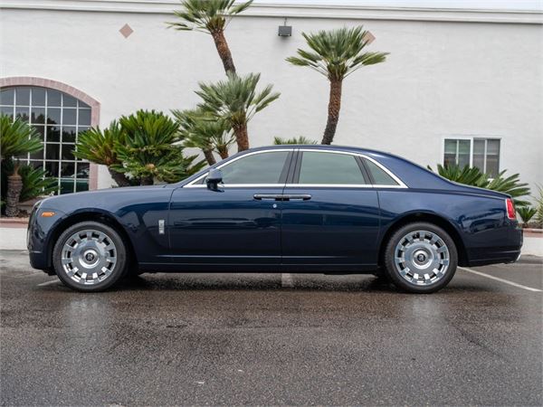 2013 Rolls-Royce Ghost in Midnight Sapphire - exterior photo 3