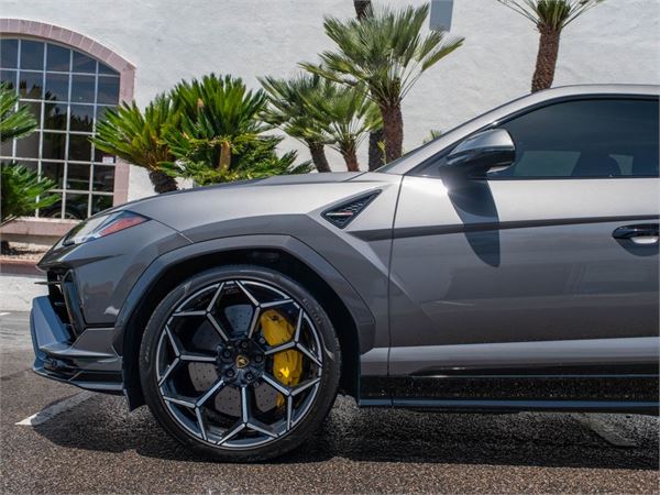 2024 Lamborghini Urus Performante in Grigio Keres Metallic - exterior photo 8
