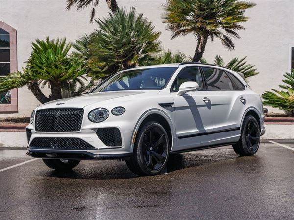 2025 Bentley Bentayga EWB in Glacier White - exterior photo 12