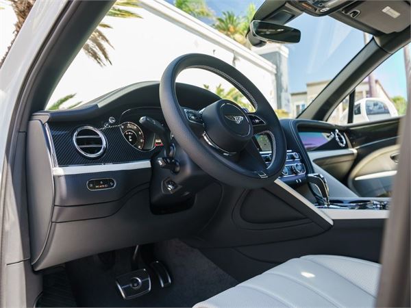 2025 Bentley Bentayga EWB in Glacier White - interior photo 16