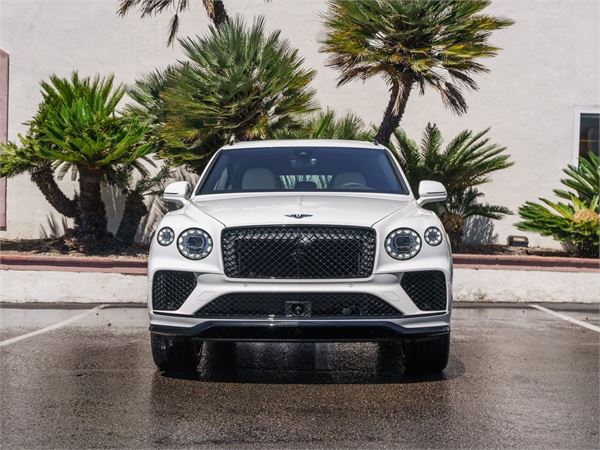2025 Bentley Bentayga EWB in Glacier White - exterior photo 11