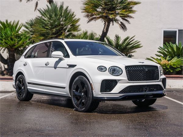 2025 Bentley Bentayga EWB in Glacier White - exterior photo 9