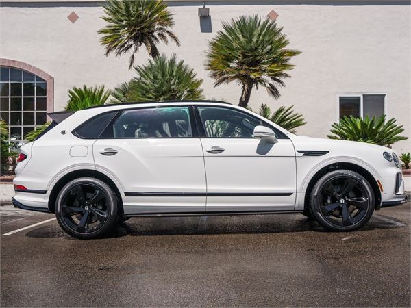 2025 Bentley Bentayga EWB in Glacier White - exterior photo 3