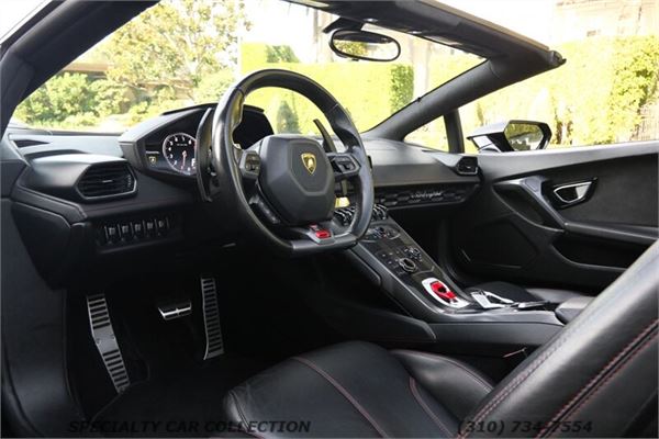 2017 Lamborghini Huracan Spyder in Nero Noctis - interior photo 12