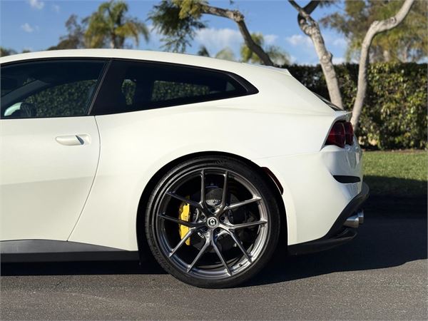 2017 Ferrari GTC4 Lusso in Bianco Italia - exterior photo 4