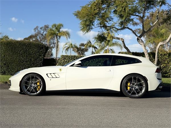 2017 Ferrari GTC4 Lusso in Bianco Italia - exterior photo 2