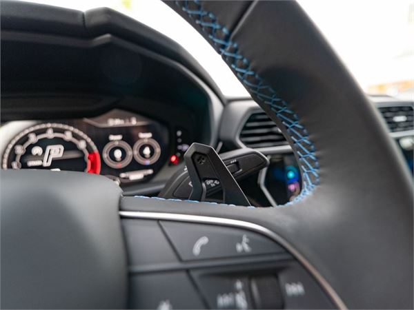 2024 Lamborghini Urus S in Grigio Nimbus Metallic - interior photo 23