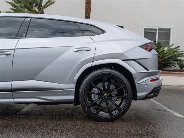 2024 Lamborghini Urus S in Grigio Nimbus Metallic - exterior photo 8