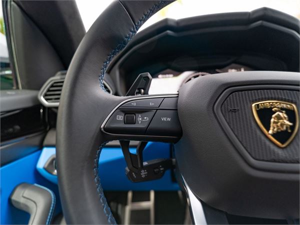 2024 Lamborghini Urus S in Grigio Nimbus Metallic - interior photo 21
