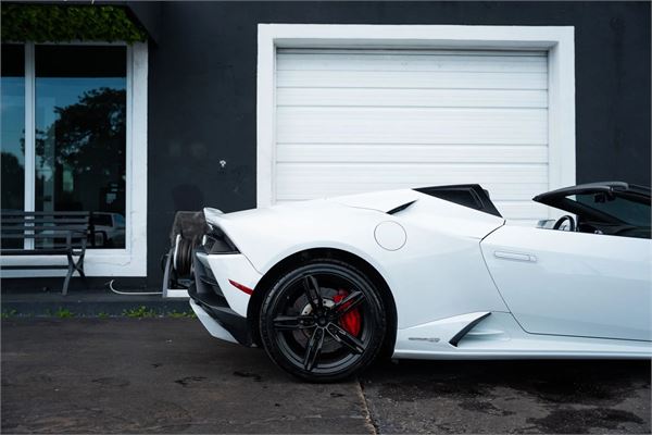 2021 Lamborghini Huracan EVO Spyder LP580-2 in White - exterior photo 6