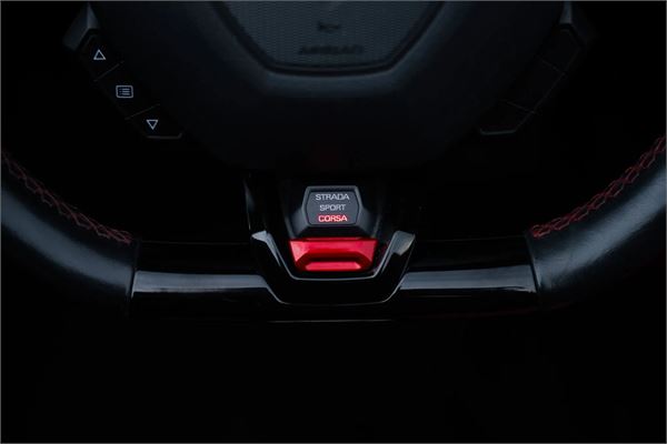 2021 Lamborghini Huracan EVO Spyder LP580-2 in White - interior photo 17