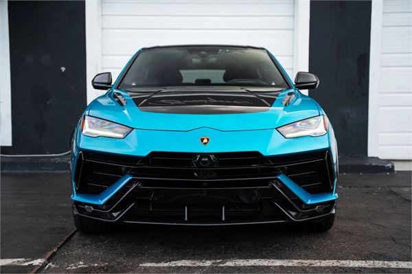 2024 Lamborghini Urus Performante in Blu Uranus - exterior photo 2