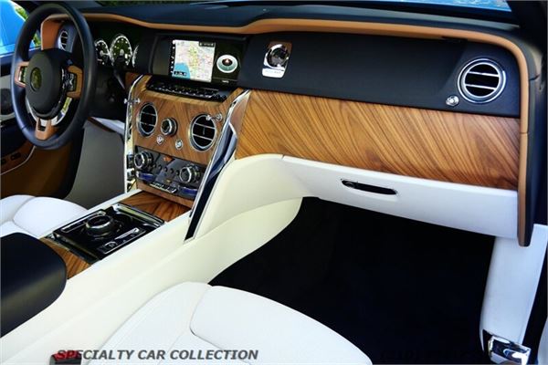 2019 Rolls-Royce Cullinan in Galileo Blue - interior photo 22