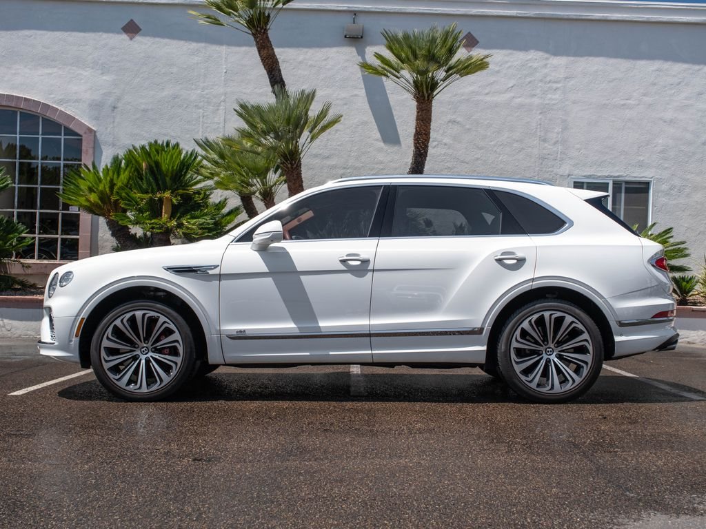 2022 Bentley Bentayga V8 in Glacier White - exterior photo 1