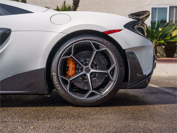 2020 McLaren 600LT in Silica White - exterior photo 16