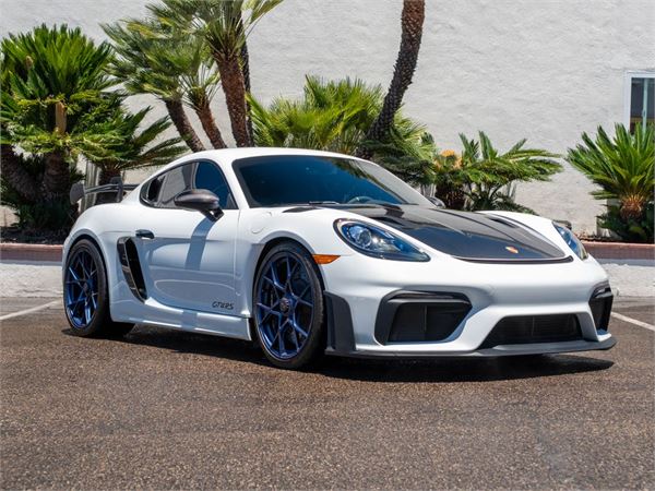 2025 Porsche 718 Cayman GT4 RS Weissach in White - exterior photo 16