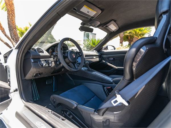 2025 Porsche 718 Cayman GT4 RS Weissach in White - interior photo 21