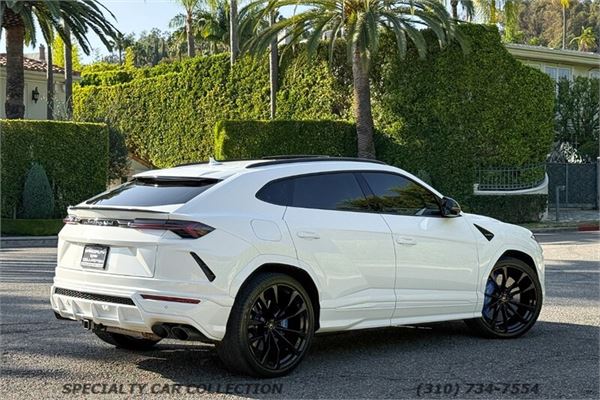 2022 Lamborghini Urus in Bianco Monocerus - exterior photo 5