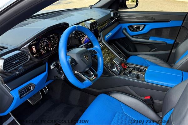 2022 Lamborghini Urus in Bianco Monocerus - interior photo 14