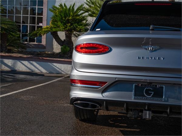 2021 Bentley Bentayga Speed in Hallmark - exterior photo 12