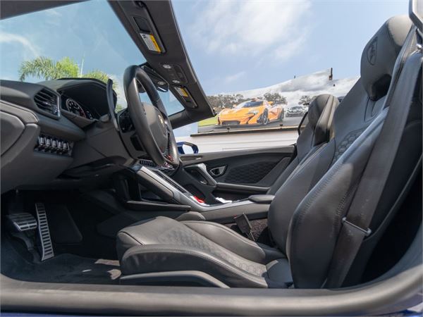 2023 Lamborghini Huracan EVO in Blu Astraeus Metallic - interior photo 19