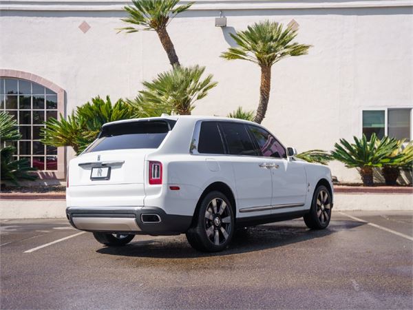 2022 Rolls-Royce Cullinan in Arctic White - exterior photo 2
