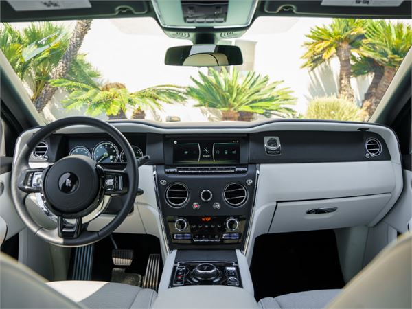 2022 Rolls-Royce Cullinan in Arctic White - exterior photo 4