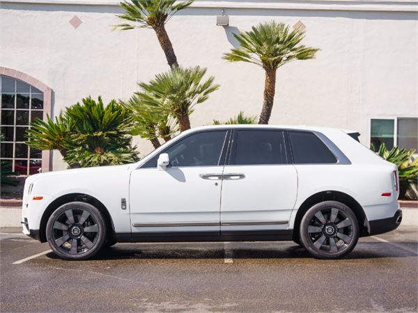 2022 Rolls-Royce Cullinan in Arctic White - exterior photo 3