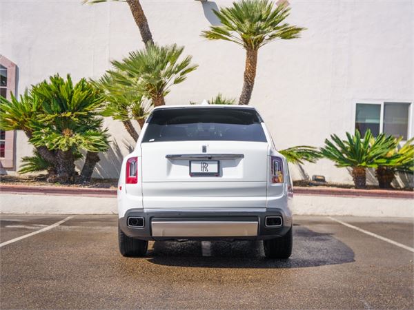2022 Rolls-Royce Cullinan in Arctic White - exterior photo 9