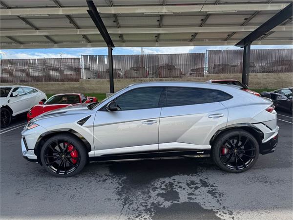 2024 Lamborghini Urus  S in Silver - exterior photo 2