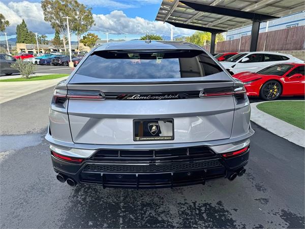 2024 Lamborghini Urus  S in Silver - exterior photo 4