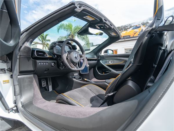 2025 McLaren Artura in Silica White - interior photo 17