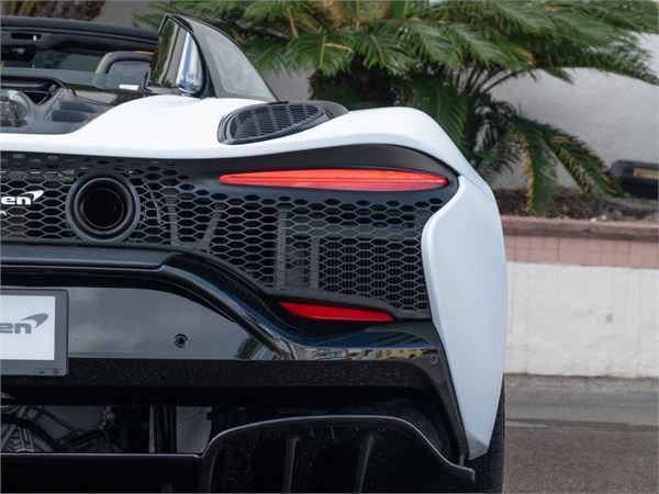 2025 McLaren Artura