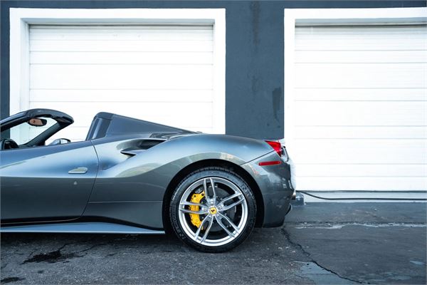 2016 Ferrari 488 Spider in Grigio Silverstone - exterior photo 12