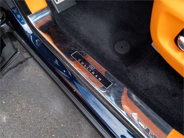 2023 Rolls-Royce Cullinan Black Badge in Midnight Sapphire - interior photo 20