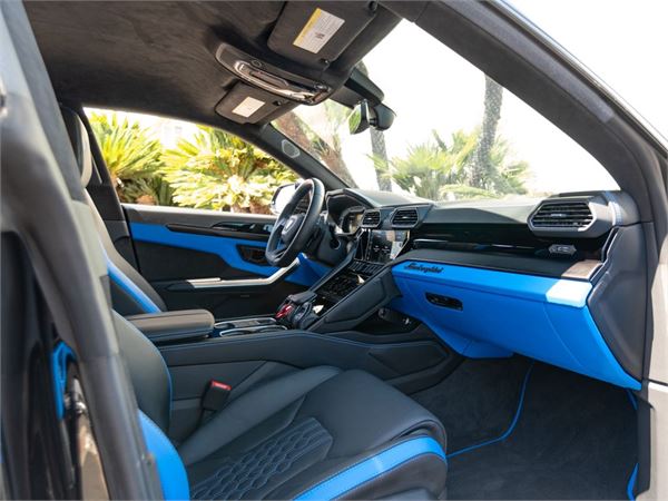 2024 Lamborghini Urus S in Nero Noctis Metallic - interior photo 22