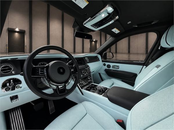 2023 Rolls-Royce Cullinan in Selby Grey - interior photo 5