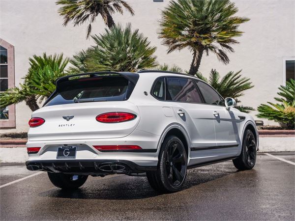 2025 Bentley Bentayga EWB in Glacier White - exterior photo 8