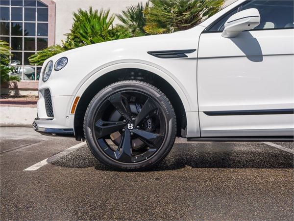 2025 Bentley Bentayga EWB in Glacier White - exterior photo 5